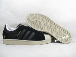專柜正品 100%好評 阿迪達(dá)斯adidas040059 超級(jí)猿星 全黑運(yùn)動(dòng)鞋 經(jīng)典與品質(zhì)的完美融合